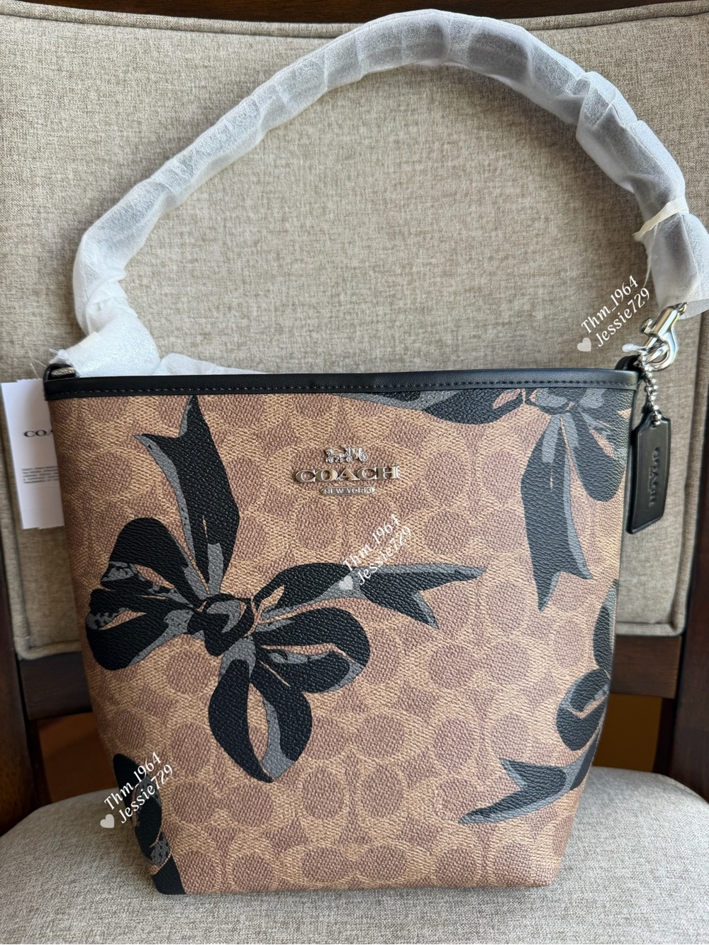 NWT！2PCS COACH City Bucket Bag In Signature With Bow Print And Wrsitlet（CZ440） - Picture 2 of 11
